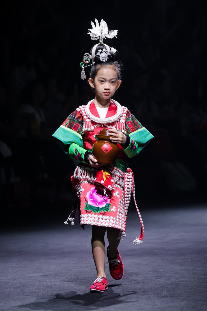 古阿新&贵州村T · 杨春林 2026春夏高级成衣秀 - Beijing Fall 2025