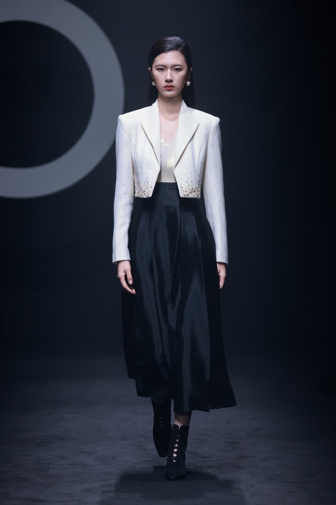 赢智尚 2026春夏高级成衣秀 - Beijing Fall 2025