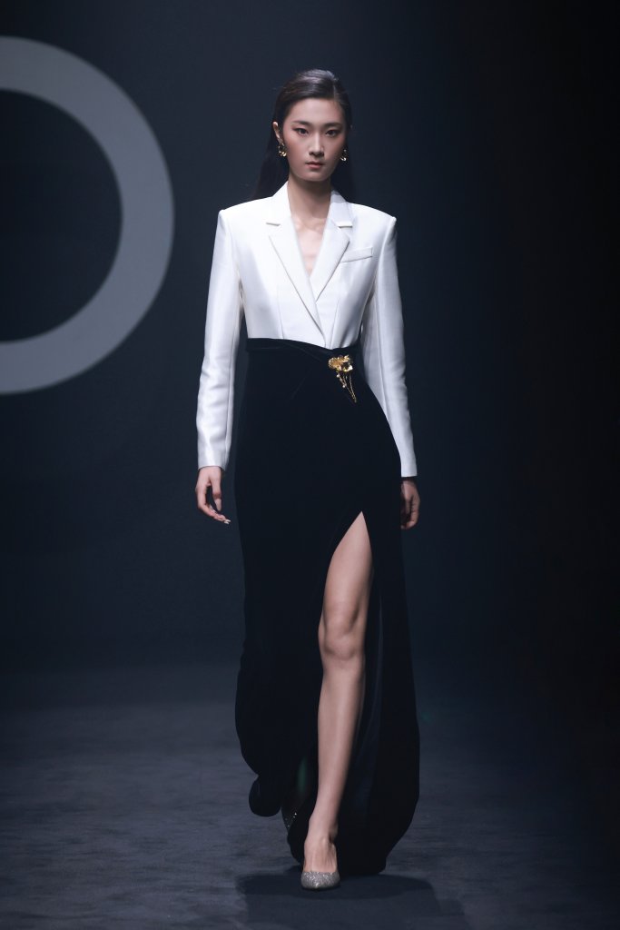 赢智尚 2026春夏高级成衣秀 - Beijing Fall 2025