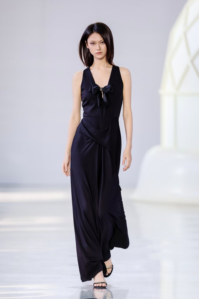 歌力思 ELLASSAY 2026春夏高级成衣秀 - Beijing Fall 2025