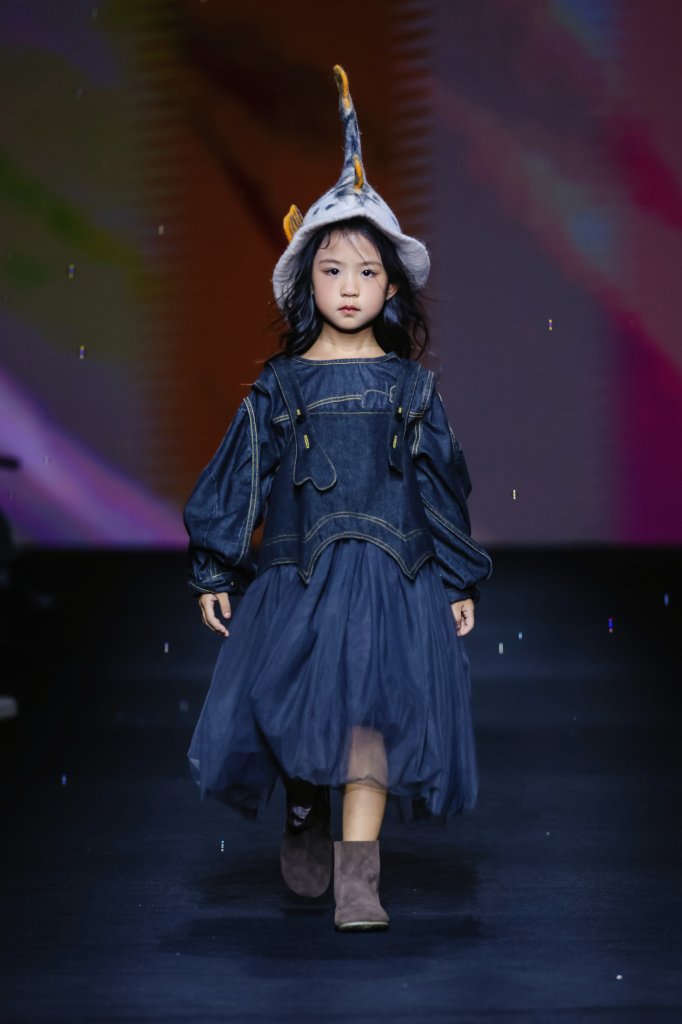 DC童装 · 宁燕霞 | DPARK童话小镇 2026春夏童装秀 - Beijing Fall 2025