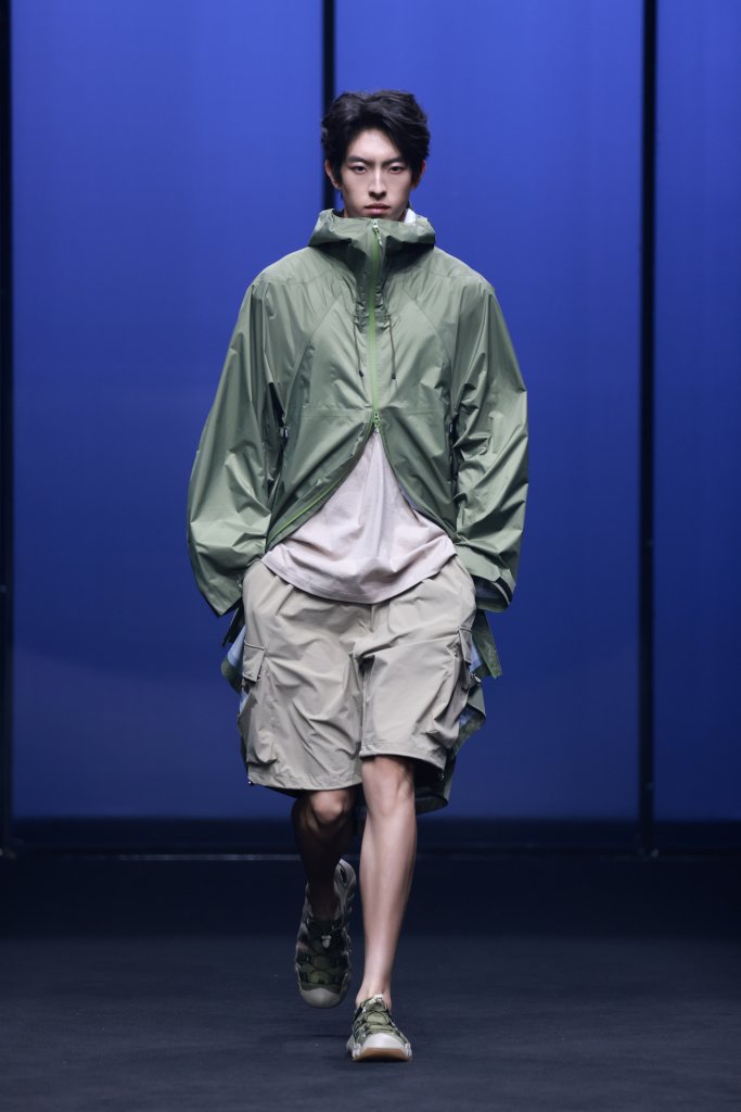 蓝途 · 贺华洲 2026春夏高级成衣秀 - Beijing Fall 2025