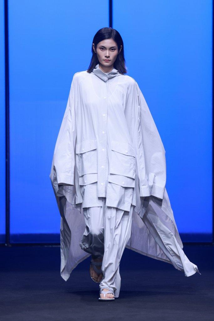 蓝途 · 贺华洲 2026春夏高级成衣秀 - Beijing Fall 2025