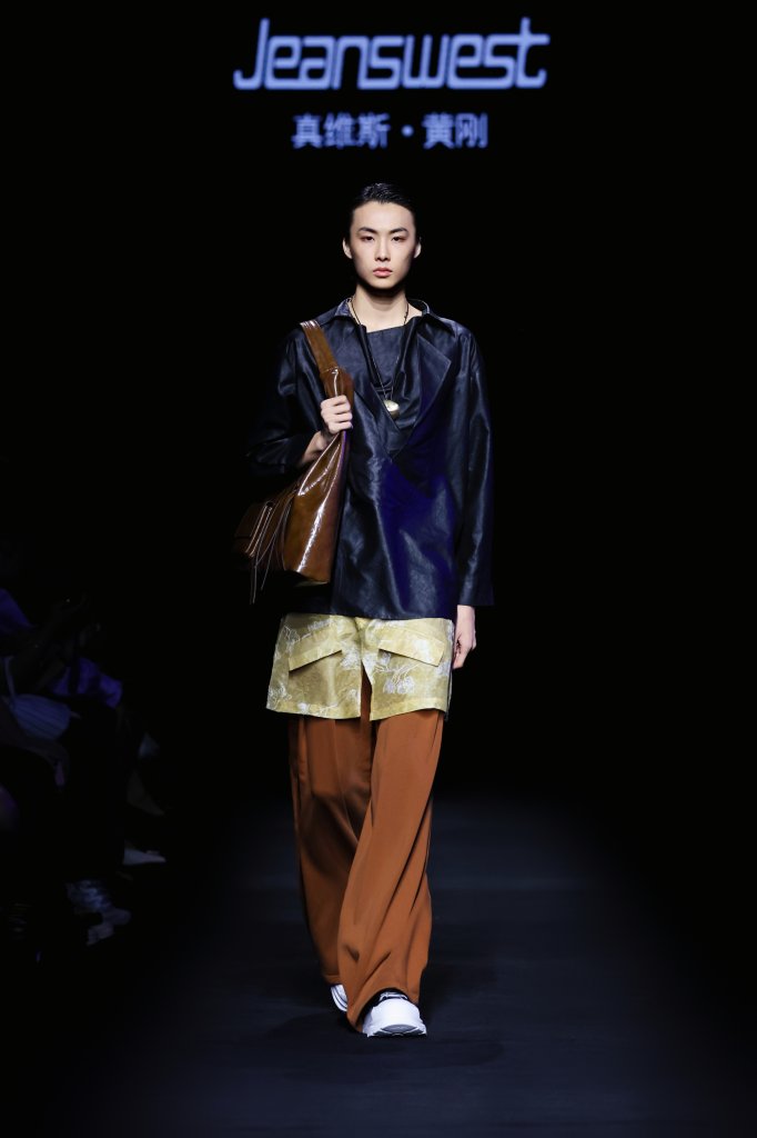真维斯 · 黄刚丨广州时尚日 2026春夏高级成衣秀 - Beijing Fall 2025
