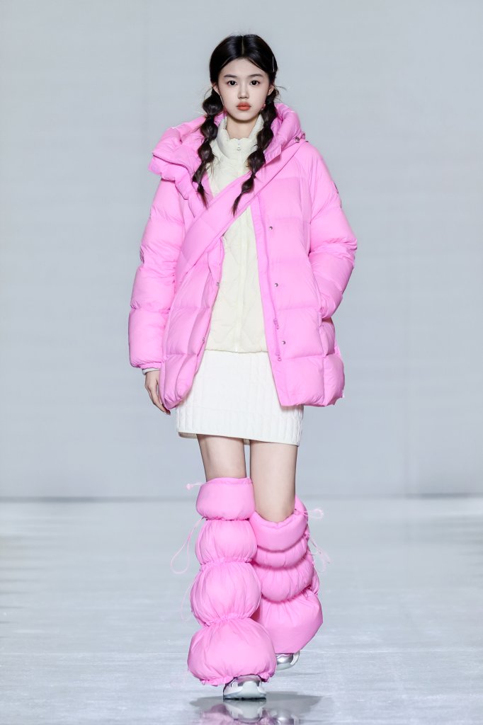 SNOWFLYING 雪中飞 2026春夏高级成衣秀 - Beijing Fall 2025