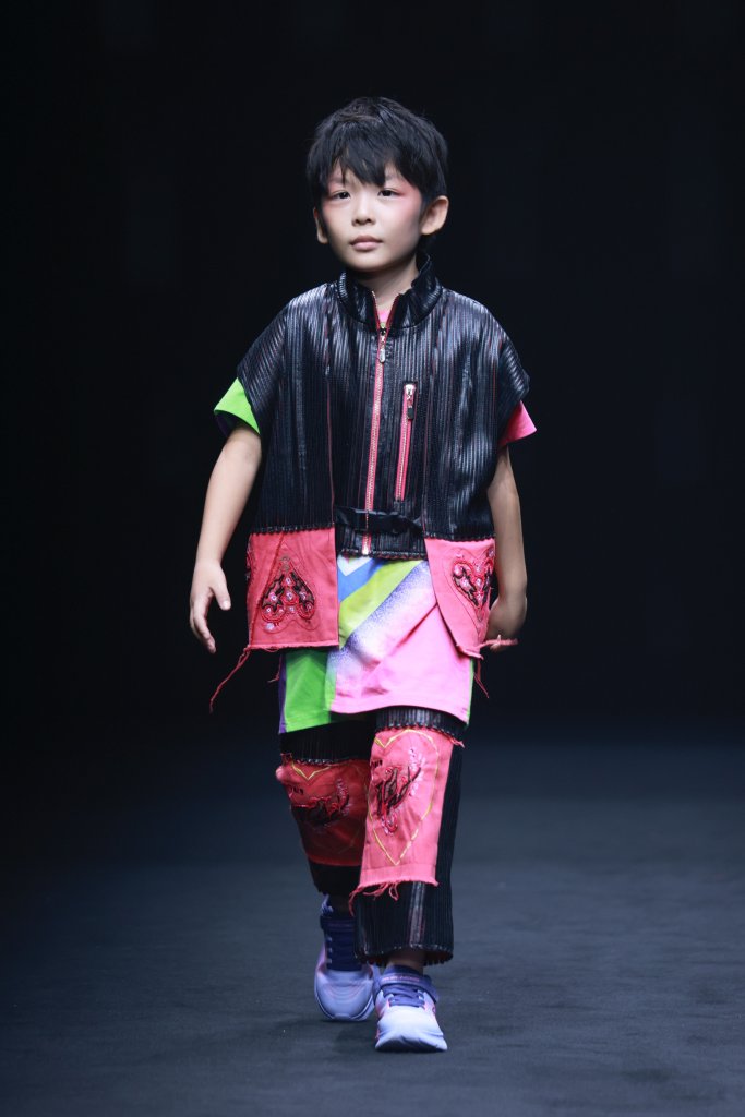 以衣唯人 · 徐嘉 | DPARK童话小镇 2026春夏童装秀 - Beijing Fall 2025