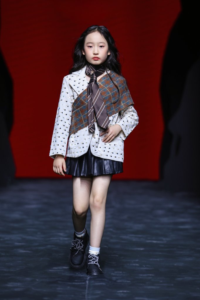 贾斯珀 LZC JASPER | DPARK童话小镇 2026春夏童装秀 - Beijing Fall 2025