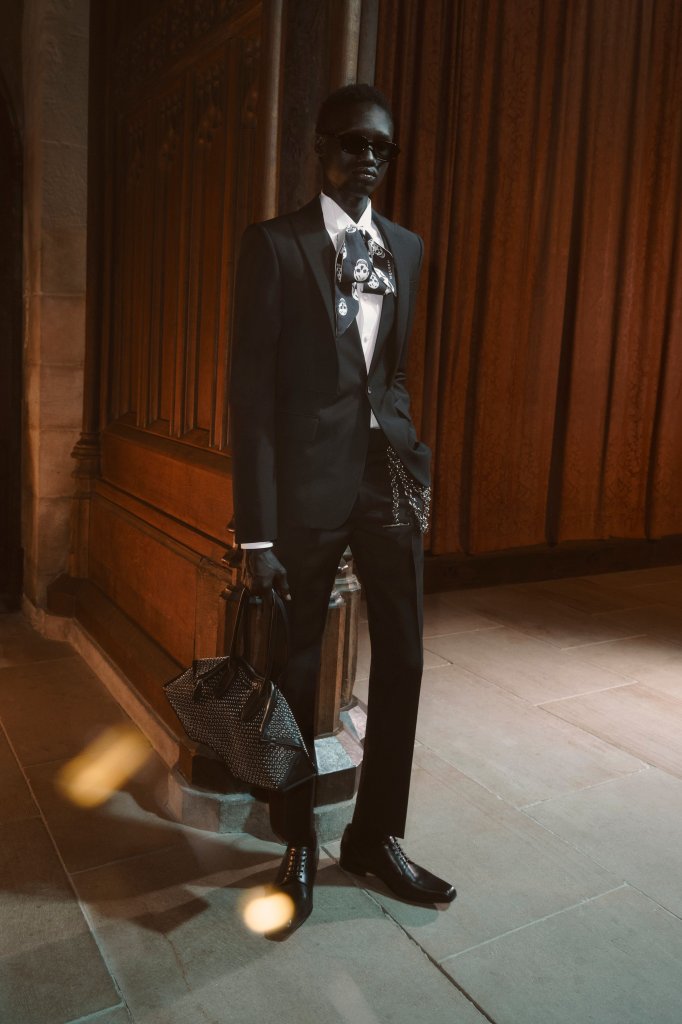 亚历山大·麦昆 Alexander McQueen 2026早秋系列Lookbook(Pre-Fall 2026)