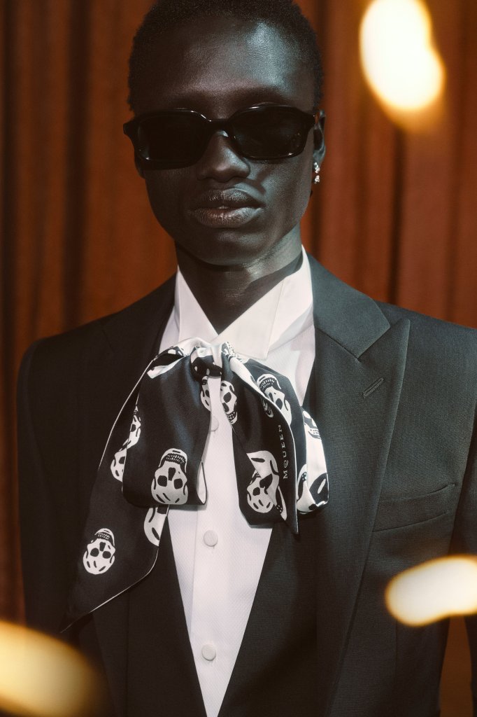 亚历山大·麦昆 Alexander McQueen 2026早秋系列Lookbook(Pre-Fall 2026)