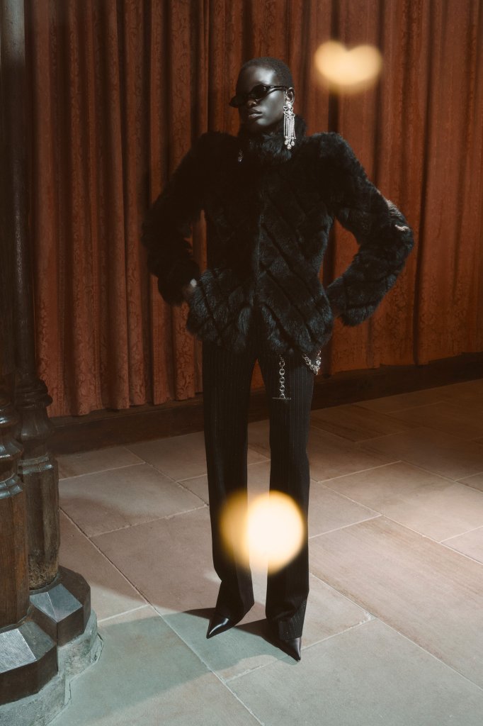 亚历山大·麦昆 Alexander McQueen 2026早秋系列Lookbook(Pre-Fall 2026)