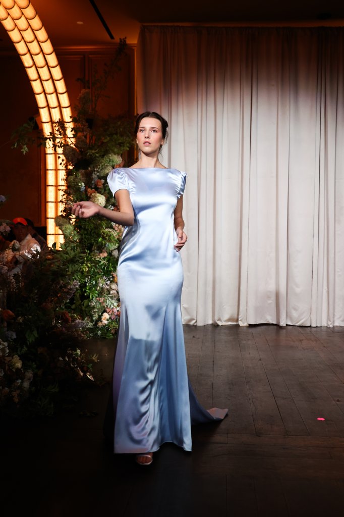 Andrew Kwon 2025春夏晚礼服发布秀