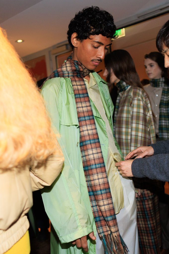 Auralee 2026/27秋冬男装秀(后台妆容) - Paris Fall 2026