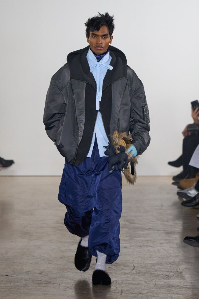 王逢陈 Feng Chen Wang 2026/27秋冬男装秀 - Paris Fall 2026