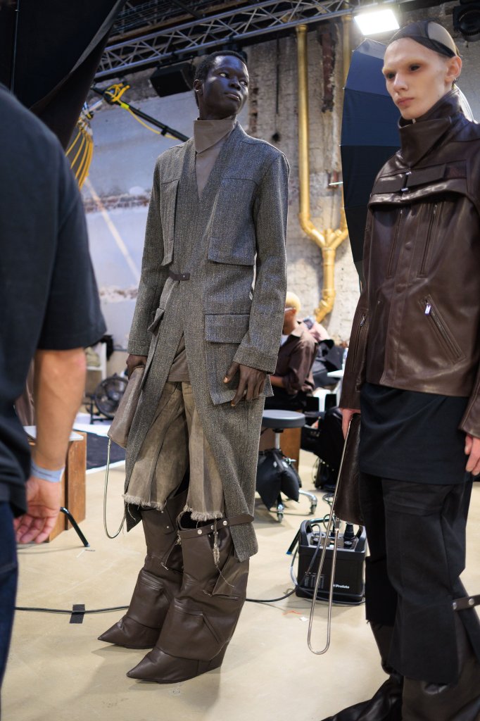 瑞克&middot;欧文斯 Rick Owens 2026/27秋冬男装秀(后台妆容) - Paris Fall 2026