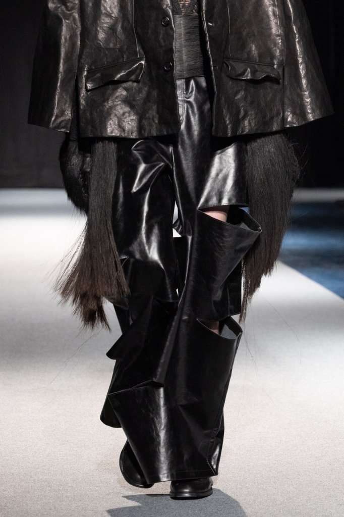 金亨俊 Songzio 2026/27秋冬男装秀(细节) - Paris Fall 2026