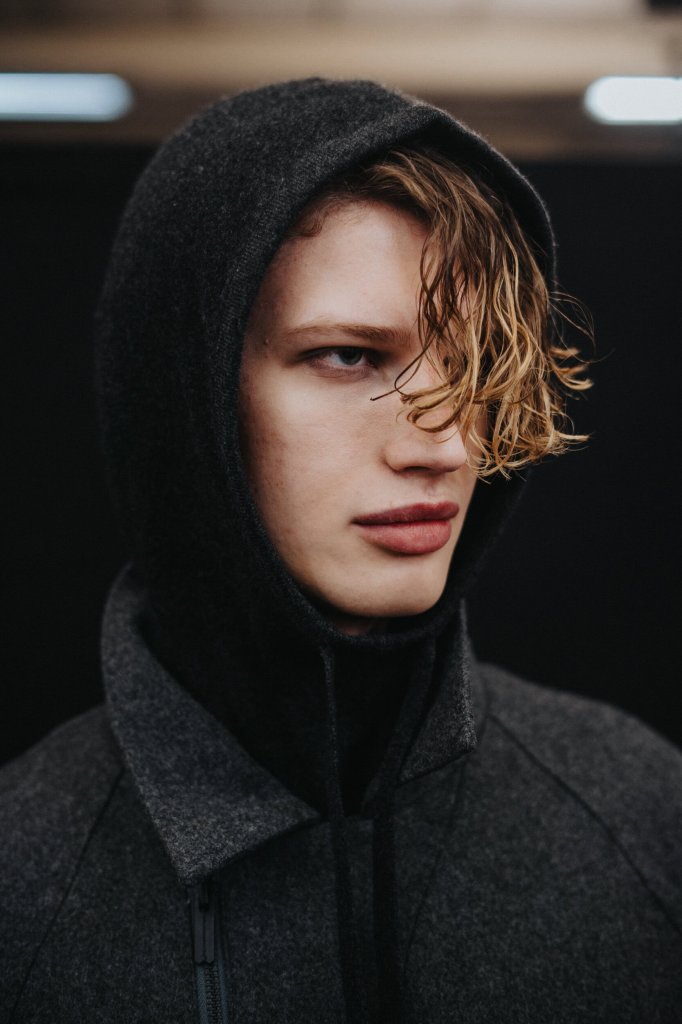 White Mountaineering 2026/27秋冬男装秀(后台妆容) - Paris Fall 2026