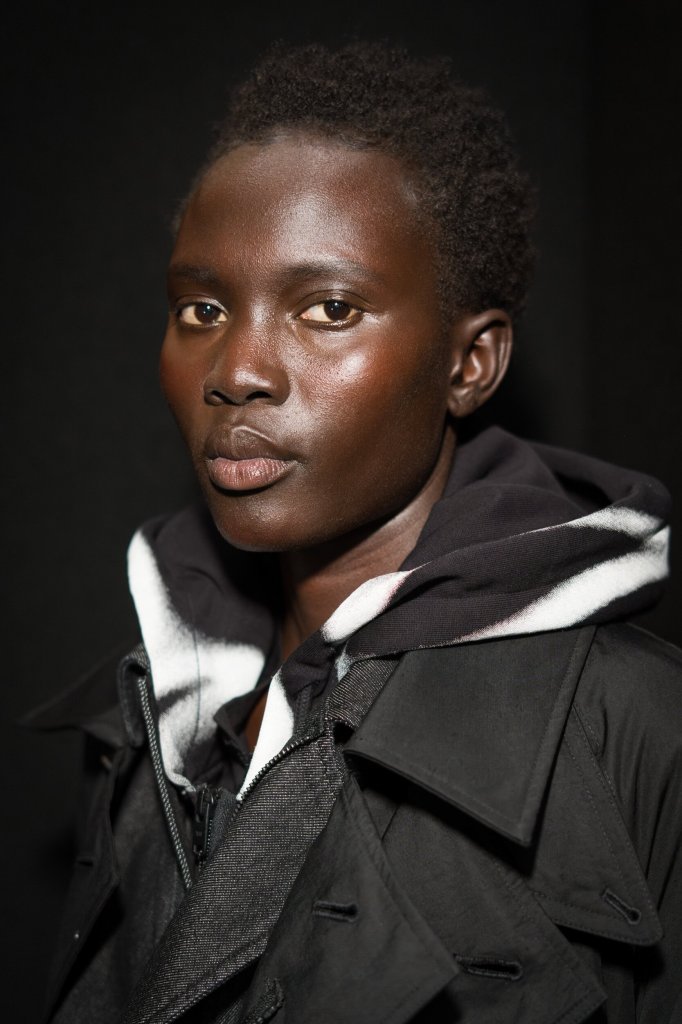 Y-3 2026/27秋冬男装秀(后台妆容) - Paris Fall 2026