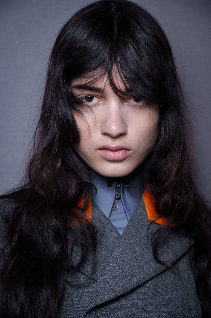 于英美 Wooyoungmi 2026/27秋冬男装秀(后台妆容) - Paris Fall 2026