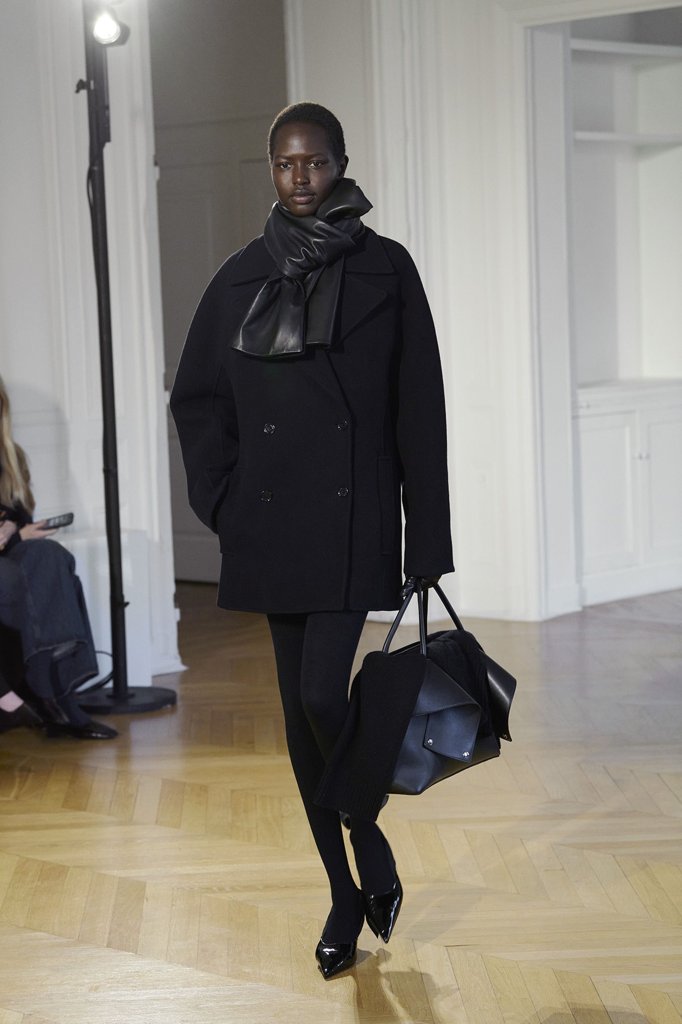 Toteme 2026/27秋冬高级成衣秀