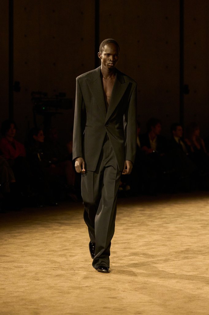 圣罗兰 Saint Laurent 2026/27秋冬男装秀 - Paris Fall 2026
