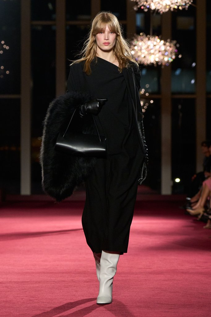 迈克高仕 Michael Kors Collection 2026/27秋冬高级成衣秀 - New York Fall 2026