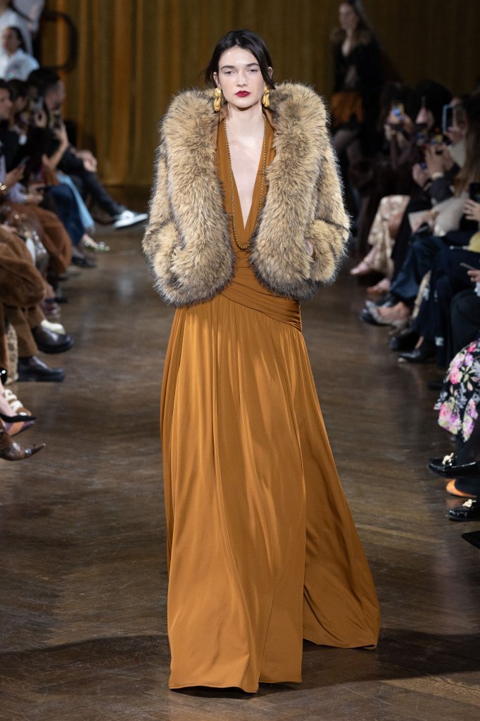 Cinq &agrave; Sept 2026/27秋冬高级成衣秀 - New York Fall 2026