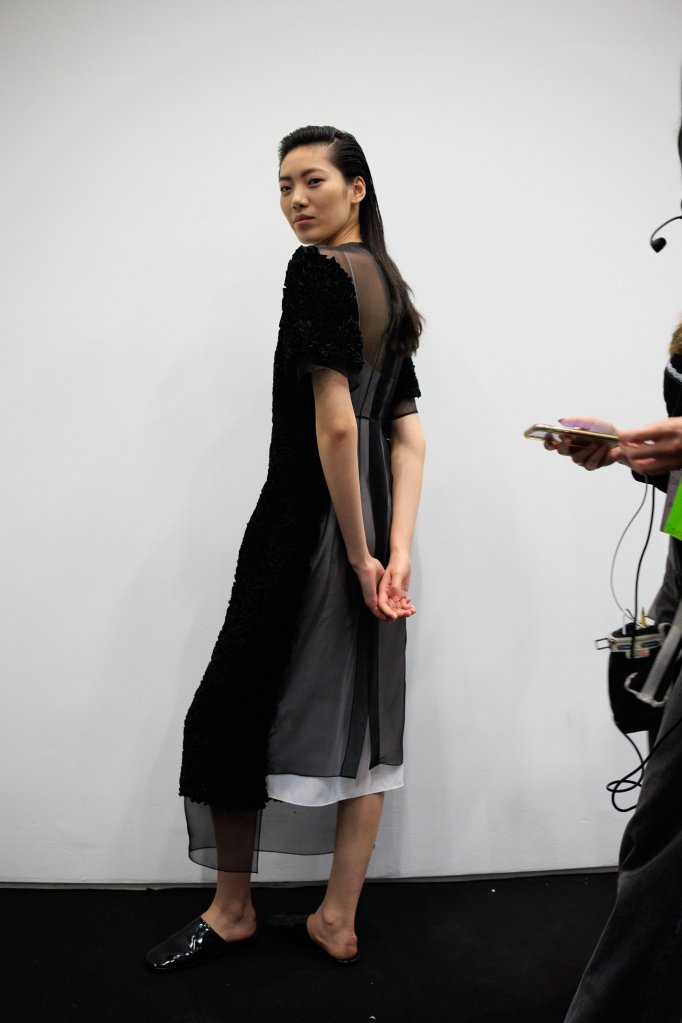 卡尔文.克莱恩 Calvin Klein Collection 2026/27秋冬高级成衣秀(后台妆容) - New York Fall 2026