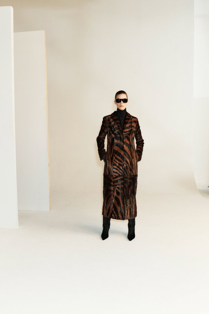 Simkhai 2026/27秋冬高级成衣Lookbook