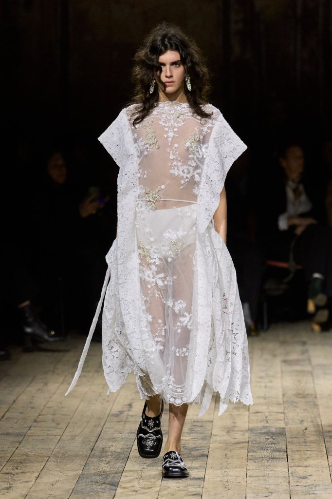 西蒙娜&middot;罗莎 Simone Rocha 2026/27秋冬高级成衣秀 - London Fall 2026