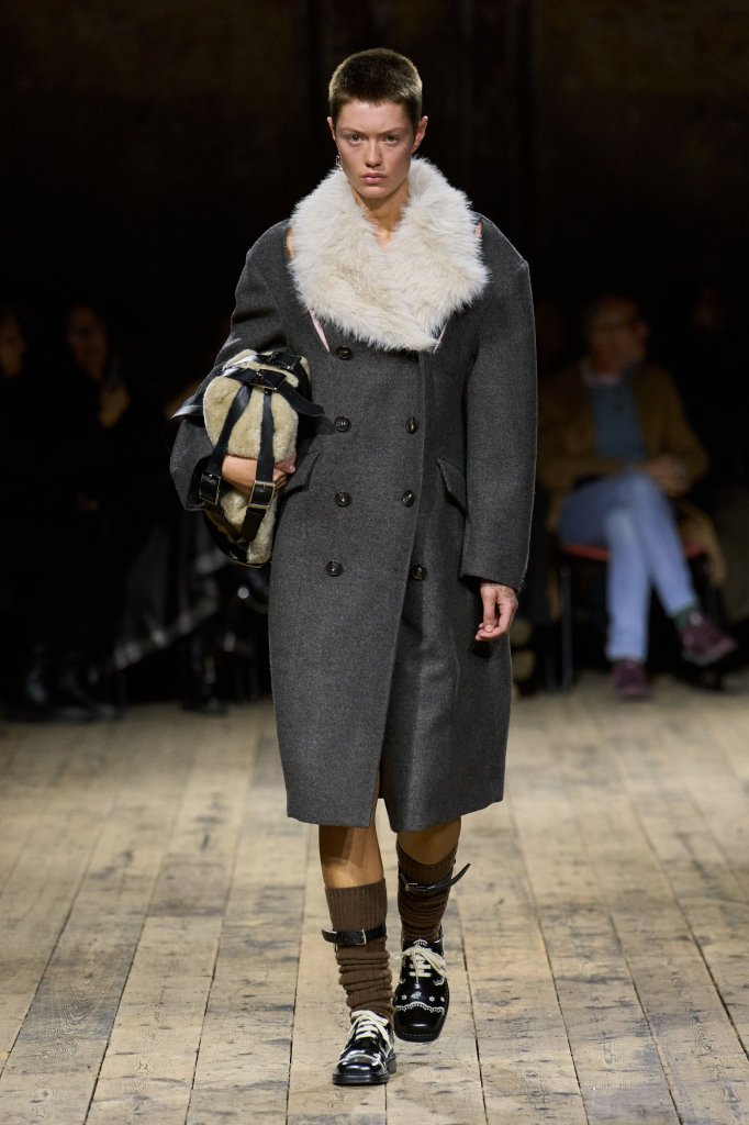 西蒙娜&middot;罗莎 Simone Rocha 2026/27秋冬高级成衣秀 - London Fall 2026