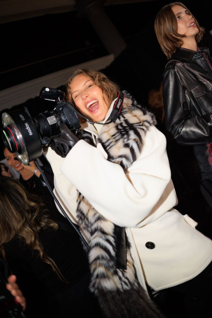 巴宝莉 Burberry 2026/27秋冬高级成衣秀(后台妆容) - London Fall 2026