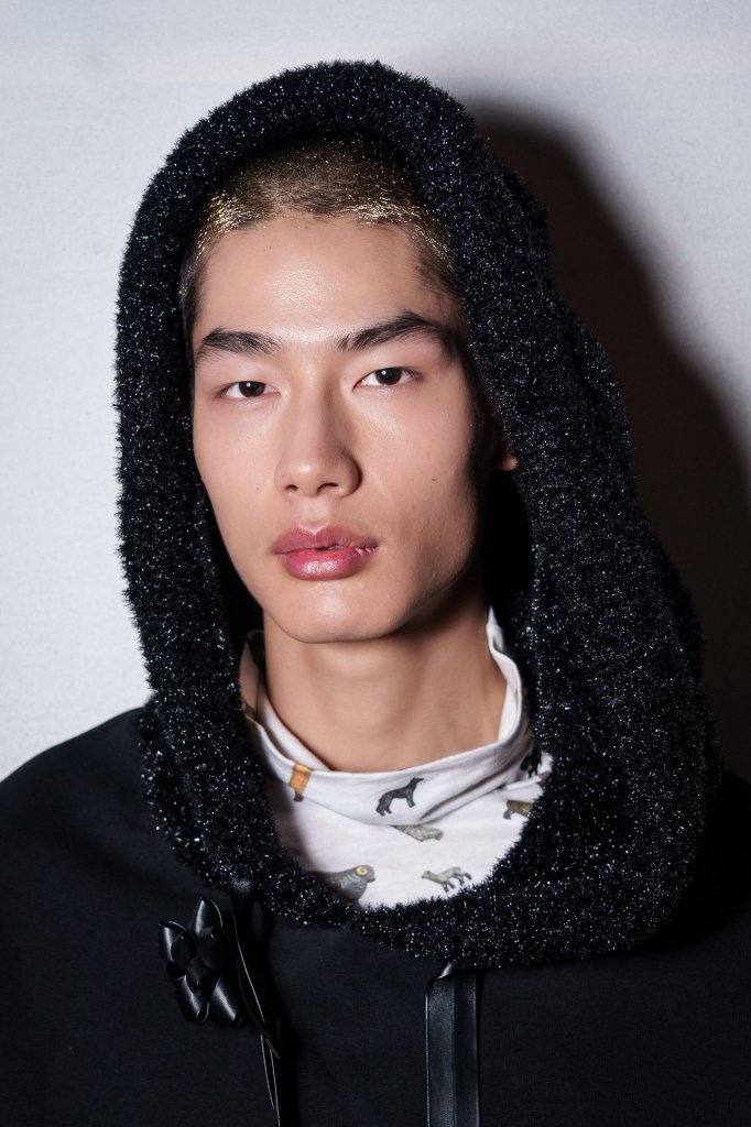 Oscar Ouyang 2026/27秋冬高级成衣秀(后台妆容) - London Fall 2026