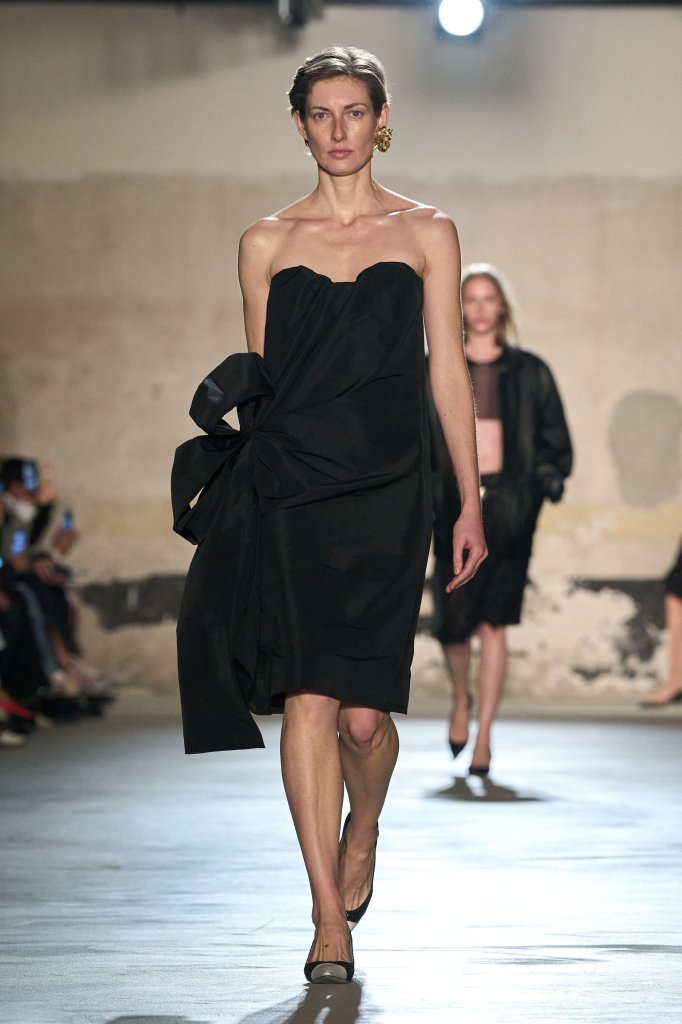 No. 21 2026/27秋冬高级成衣秀 - Milan Fall 2026