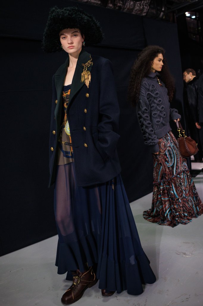 艾绰 Etro 2026/27秋冬高级成衣秀(后台妆容) - Milan Fall 2026