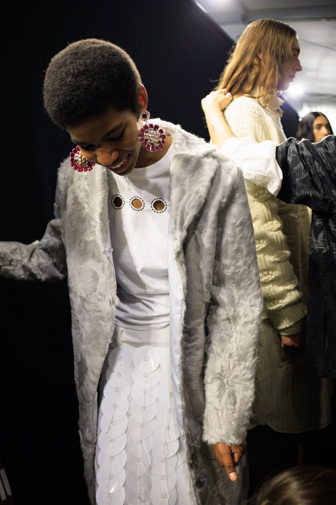 玛尼 Marni 2026/27秋冬高级成衣秀(后台妆容) - Milan Fall 2026