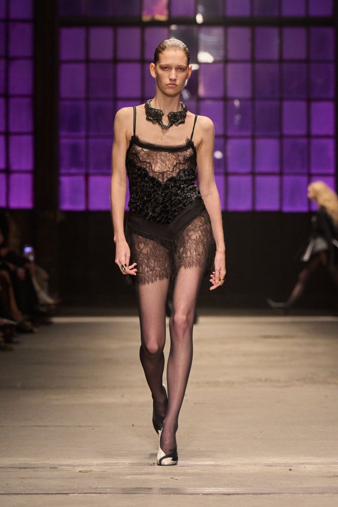 罗伯特&middot;卡沃利 Roberto Cavalli 2026/27秋冬高级成衣秀 - Milan Fall 2026