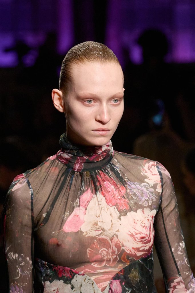 罗伯特&middot;卡沃利 Roberto Cavalli 2026/27秋冬高级成衣秀(细节) - Milan Fall 2026