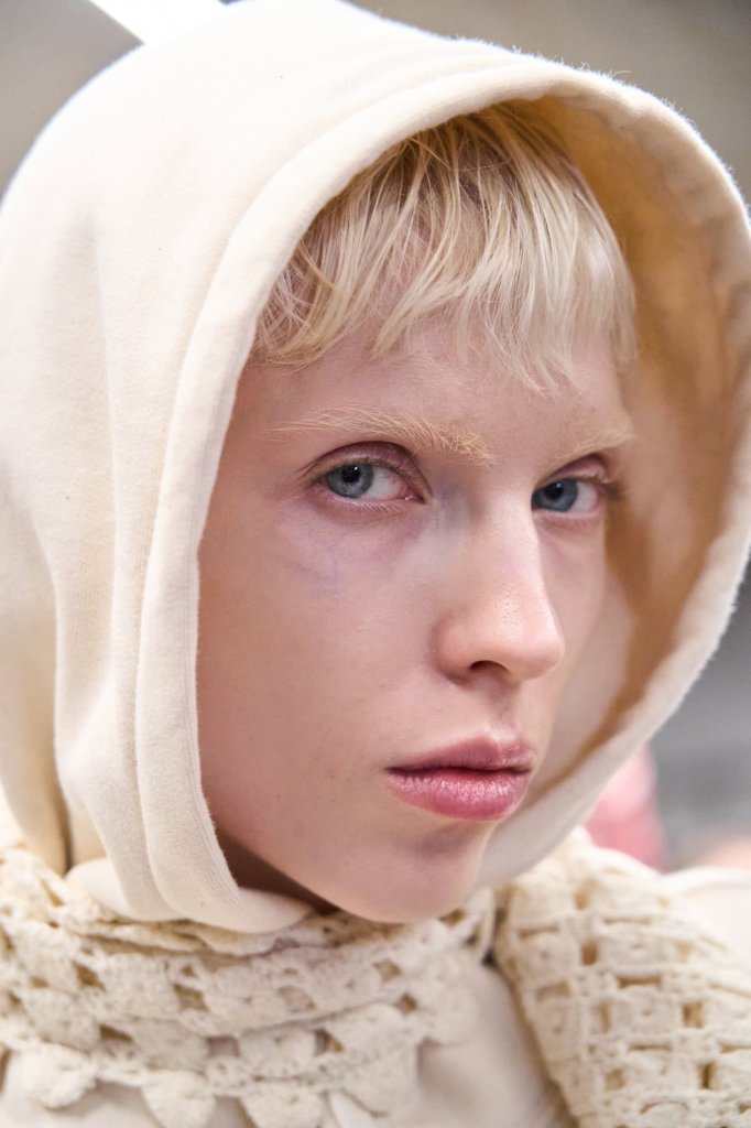 Marco Rambaldi 2026/27秋冬高级成衣秀(后台妆容) - Milan Fall 2026