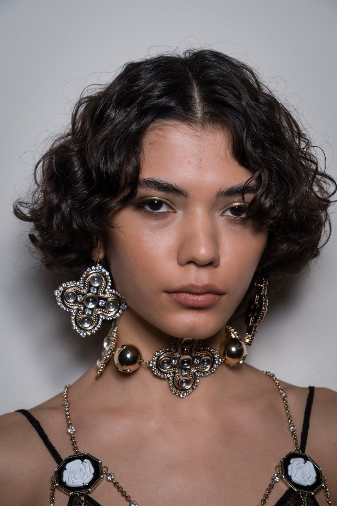 蓝色情人 Blumarine 2026/27秋冬高级成衣秀(后台妆容) - Milan Fall 2026