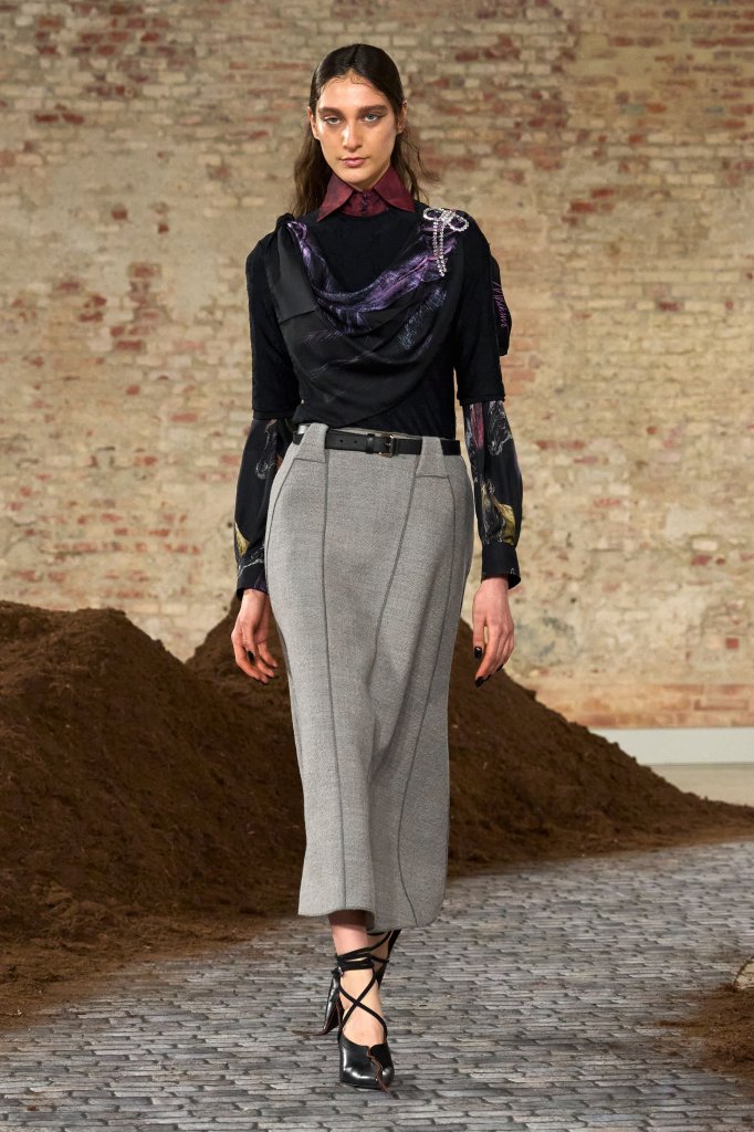 莫斯奇诺 Moschino 2026/27秋冬高级成衣秀 - Milan Fall 2026