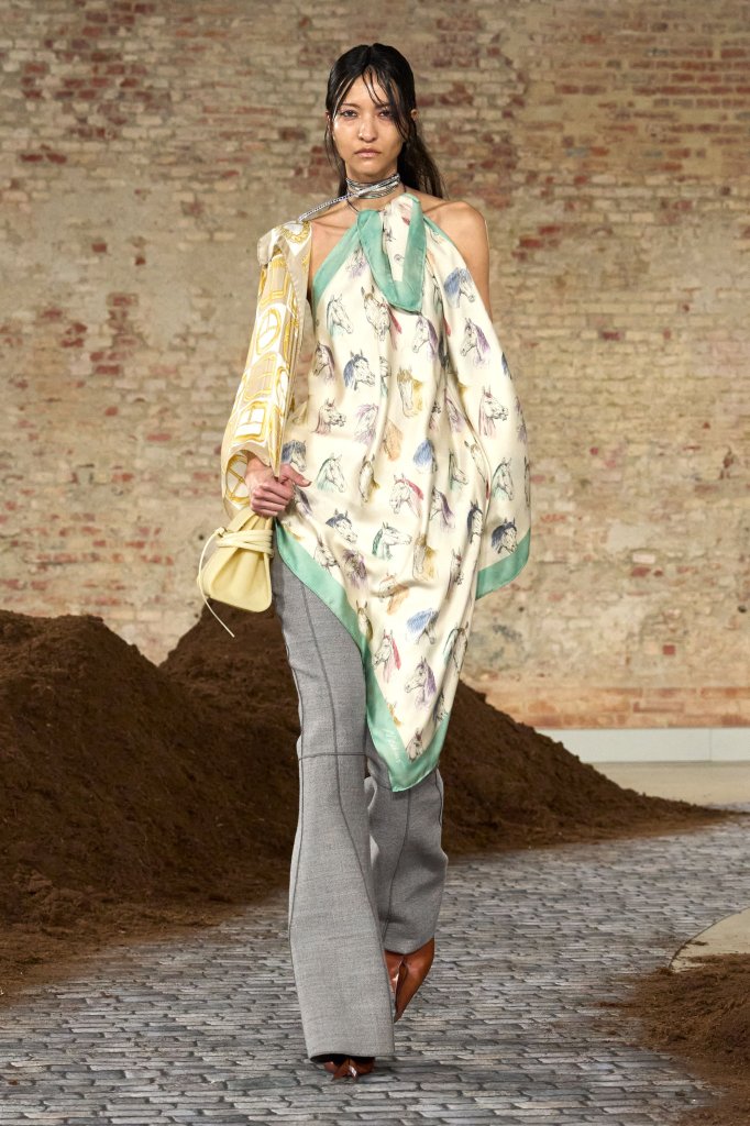 莫斯奇诺 Moschino 2026/27秋冬高级成衣秀 - Milan Fall 2026