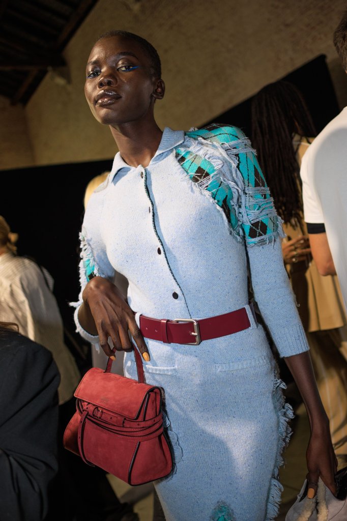 莫斯奇诺 Moschino 2026/27秋冬高级成衣秀(后台妆容) - Milan Fall 2026