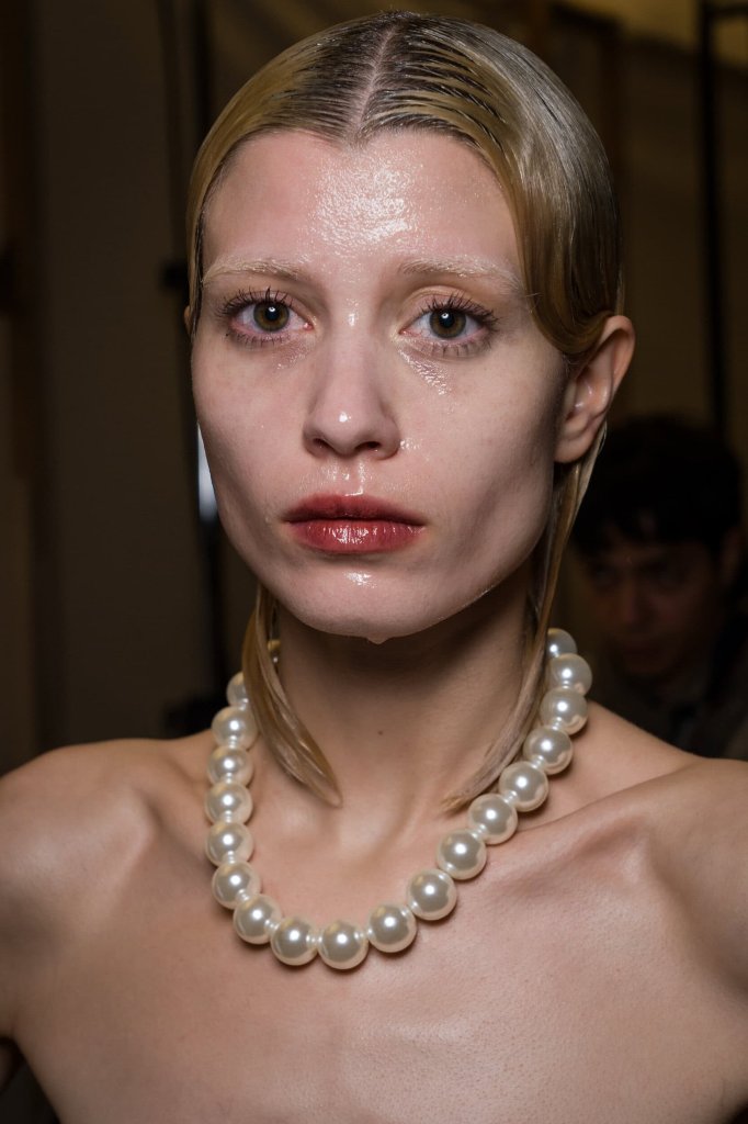 Avavav 2026/27秋冬高级成衣秀(后台妆容) - Milan Fall 2026