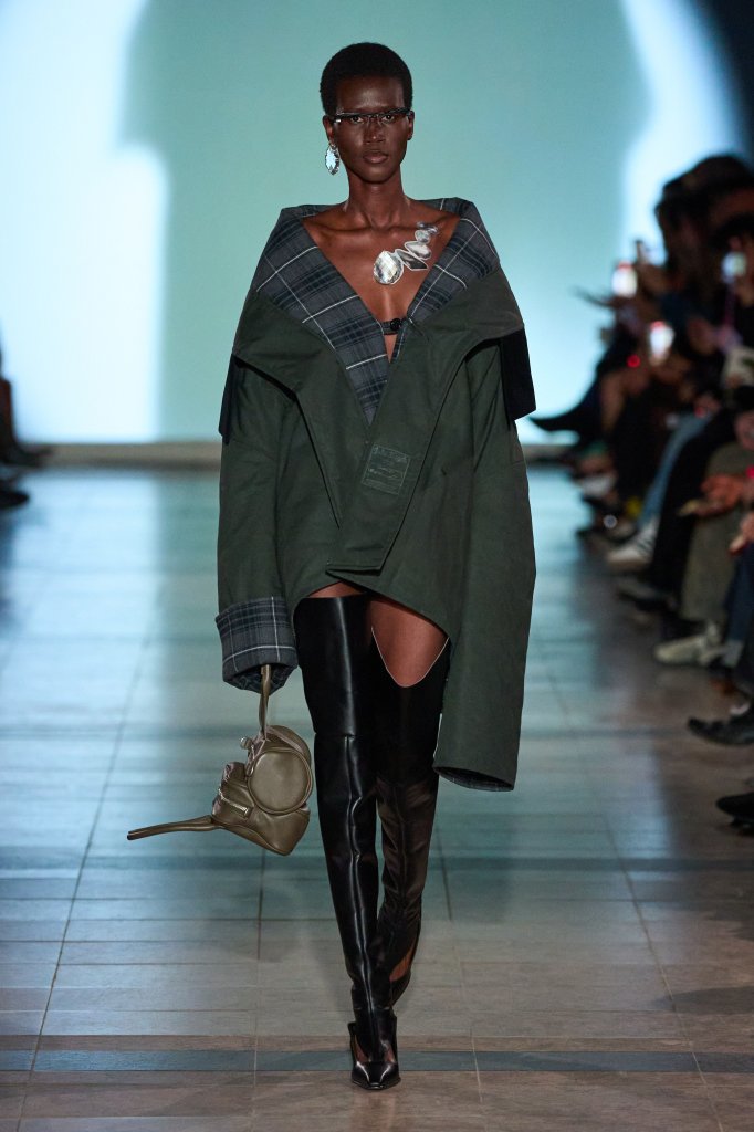 Julie Kegels 2026/27秋冬高级成衣秀 - Paris Fall 2026