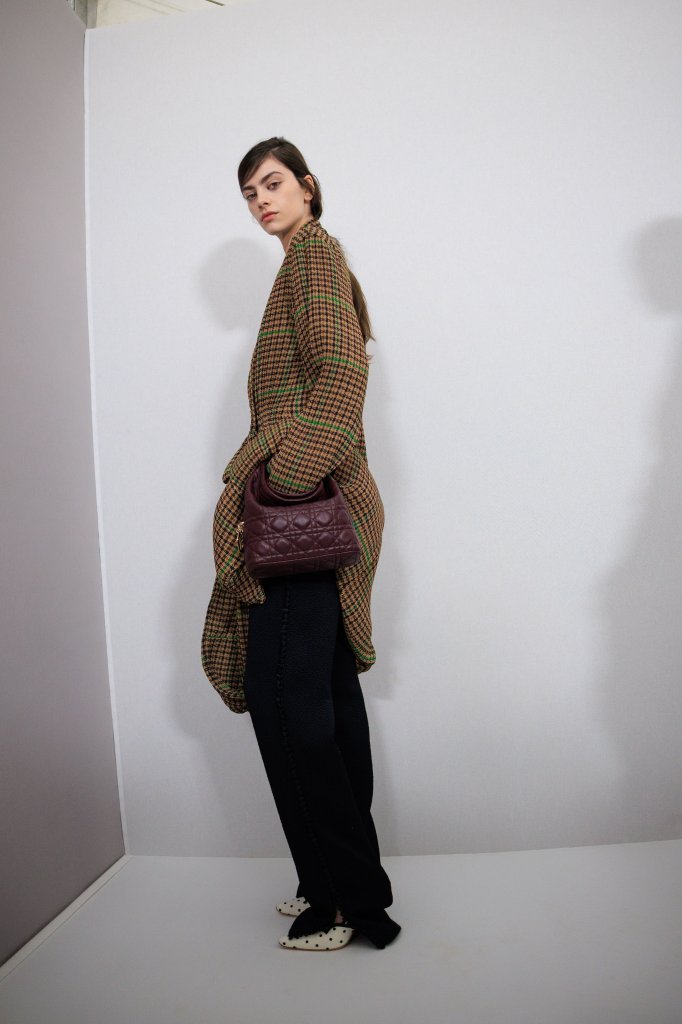 克里斯汀&middot;迪奥 Christian Dior 2026/27秋冬高级成衣秀(后台妆容) - Paris Fall 2026