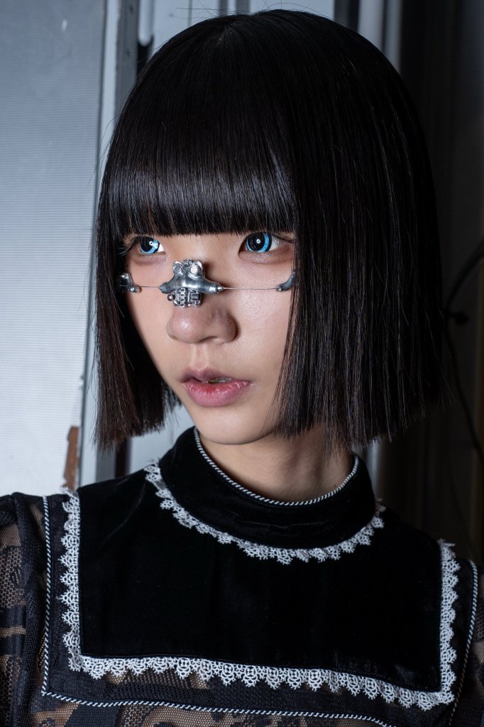 Anrealage 2026/27秋冬高级成衣秀(后台妆容) - Paris Fall 2026