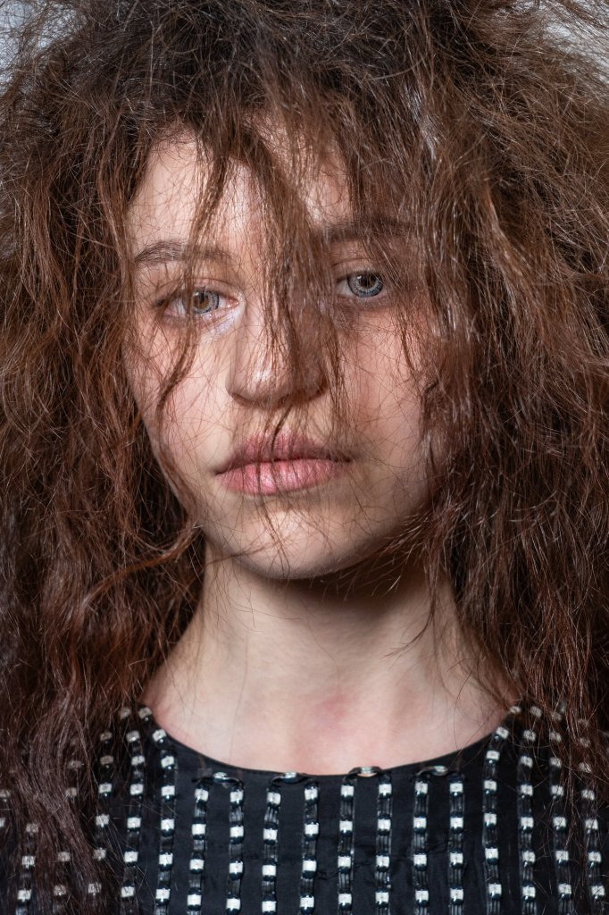 Anrealage 2026/27秋冬高级成衣秀(后台妆容) - Paris Fall 2026