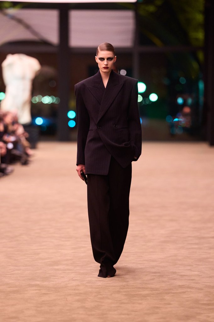 圣罗兰 Saint Laurent 2026/27秋冬高级成衣秀 - Paris Fall 2026