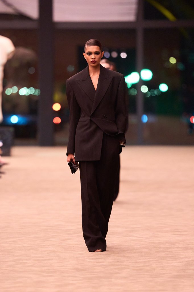圣罗兰 Saint Laurent 2026/27秋冬高级成衣秀 - Paris Fall 2026