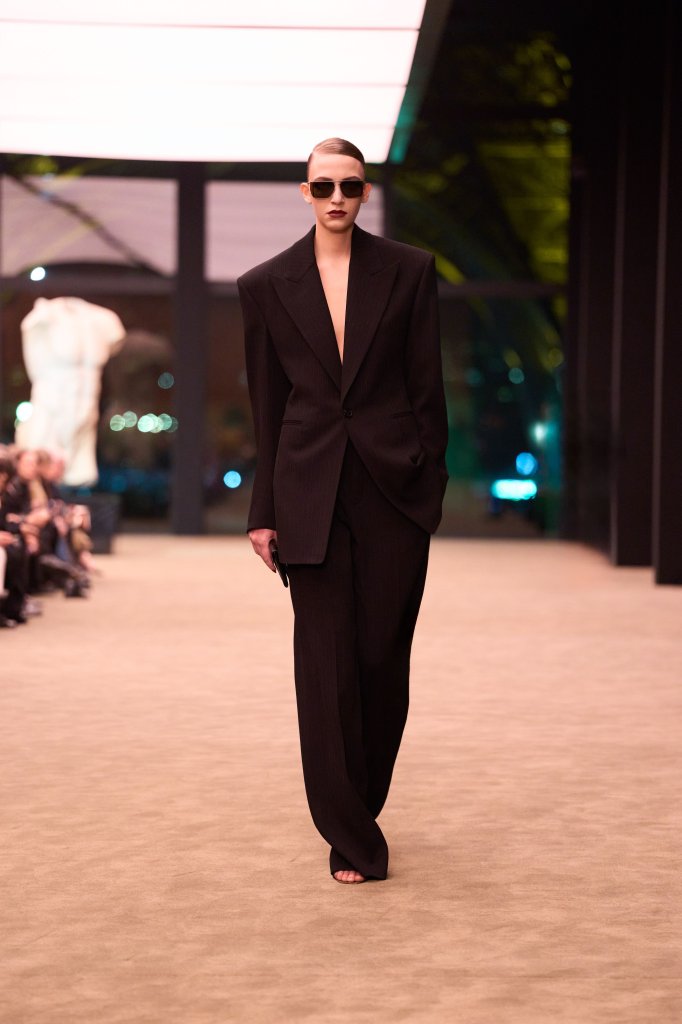 圣罗兰 Saint Laurent 2026/27秋冬高级成衣秀 - Paris Fall 2026